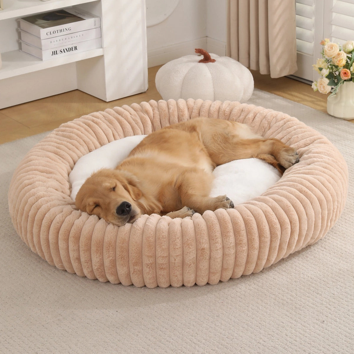 Supportive donut pet bed for indoor use