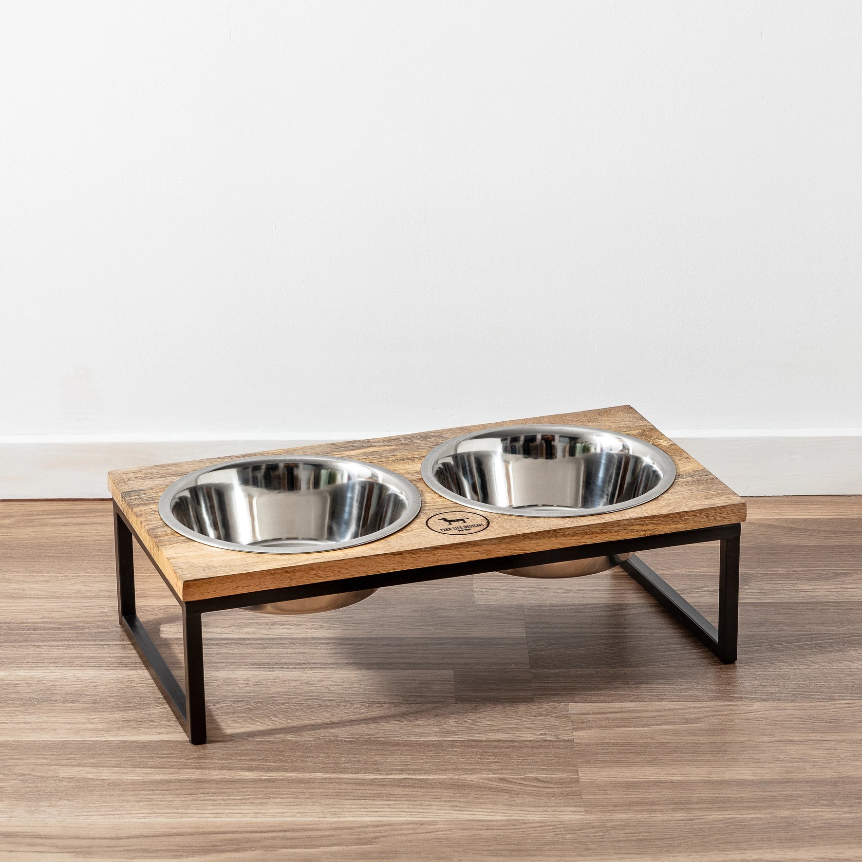 Elevated Double Dog Bowl Set – Non-Slip Feeding Station