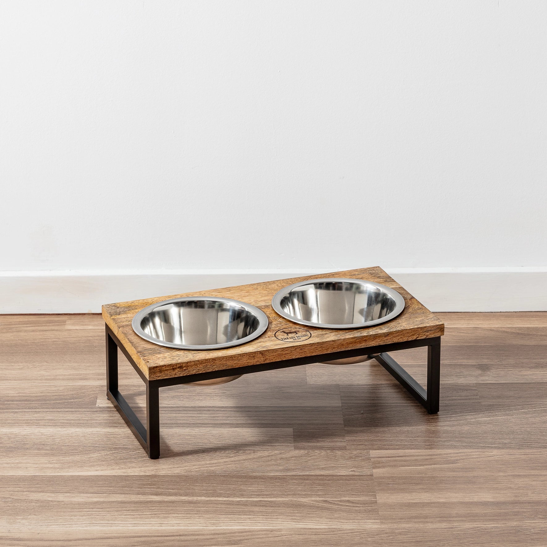 Elevated Double Dog Bowl Set – Non-Slip Feeding Station