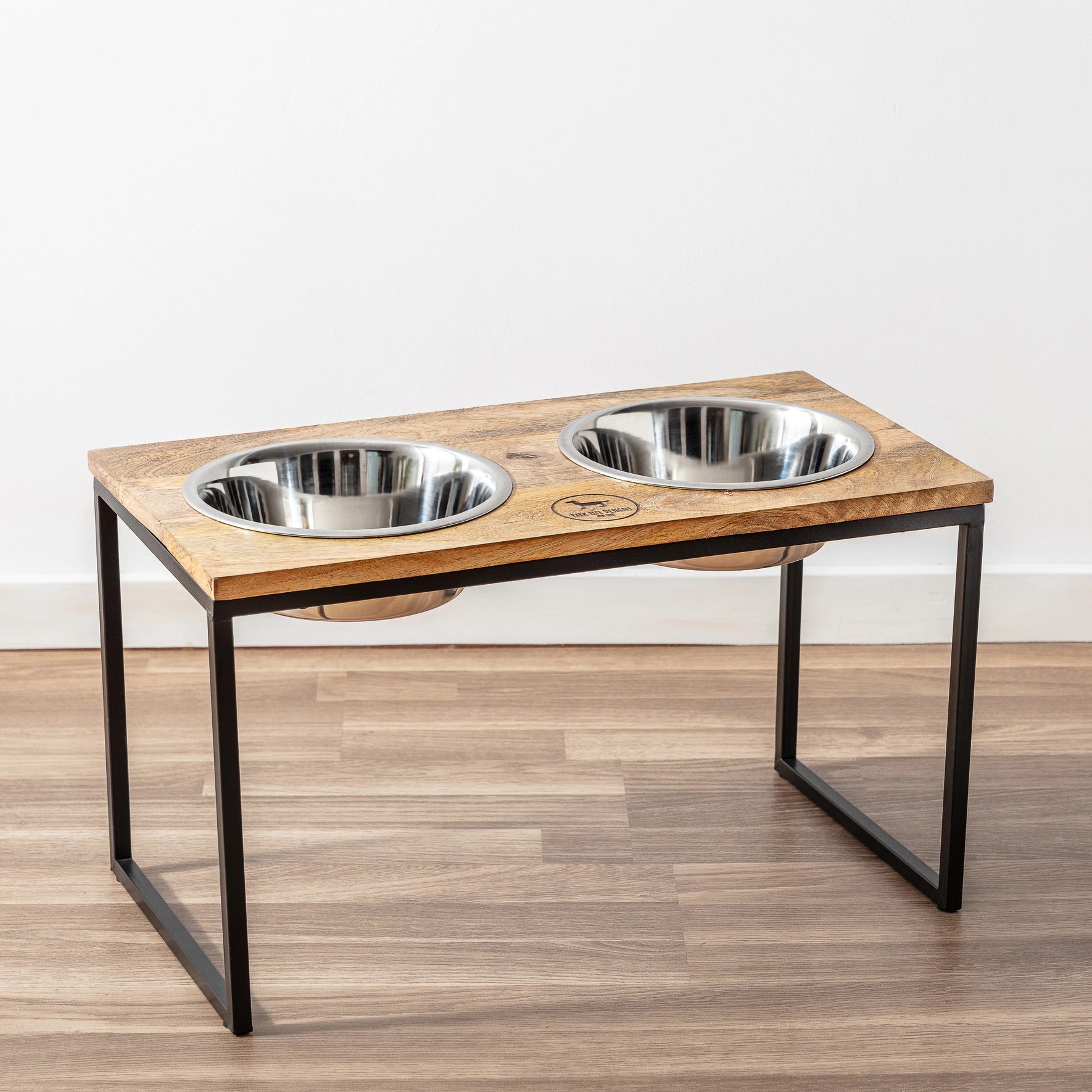 Elevated Double Dog Bowl Set – Non-Slip Feeding Station